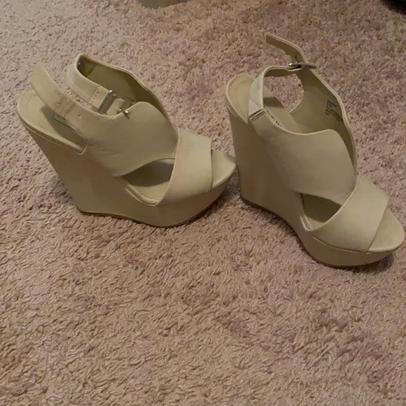 Steve Madden Wedges - Picture 2 of 2